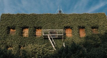 Hedge Funds Aren’t Worth The Risk Part 4 – High Fees and Poor Regulatory Control