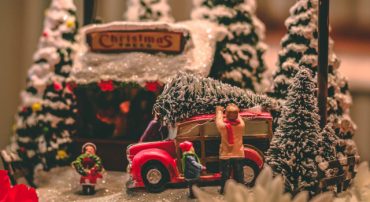 Radio: Keeping Christmas Your Own Way